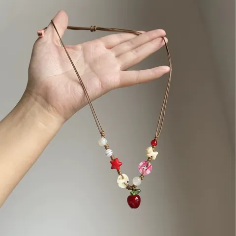 Dopamine Kleurrijke Kralenketting Dames Rode Appel Hanger Ster Knop Beer Bedels Handgeweven Sleutelbeenketting Sieraden