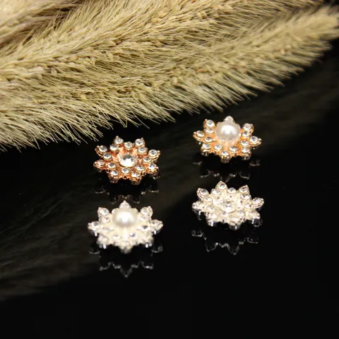 DIY Ciondoli in Lega di Fiori Strass Perla Artificiale Fibbia Decorativa per Custodia per Telefono Accessori per Capelli Creazione di Gioielli