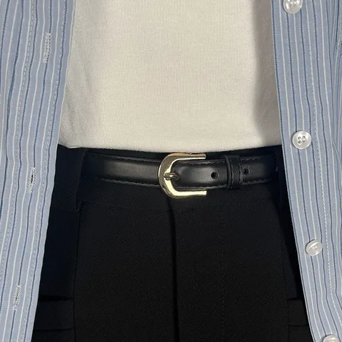 Ceinture en Cuir PU Vintage Minimaliste pour Femme Ceinture de Taille Rétro de Mode Décontractée Avec Boucle Ardillon en Métal Doré pour Jean Robe