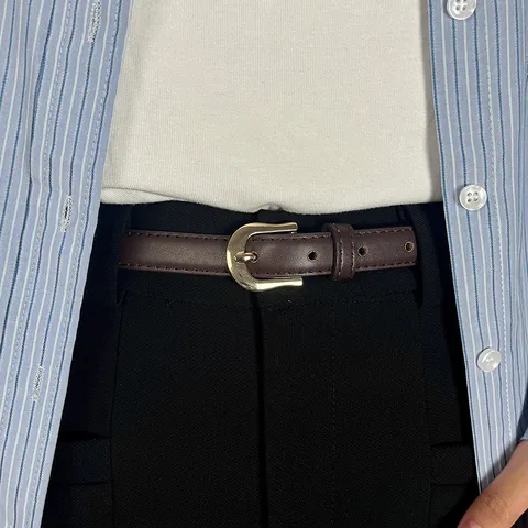 Ceinture en Cuir PU Vintage Minimaliste pour Femme Ceinture de Taille Rétro de Mode Décontractée Avec Boucle Ardillon en Métal Doré pour Jean Robe