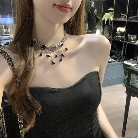Vintage Zwarte Strass Kwastje Choker Halsketting Retro Vierkante Knop Hanger Sleutelbeenketting Spicy Girl Gothic Halssieraden Voor Vrouwen
