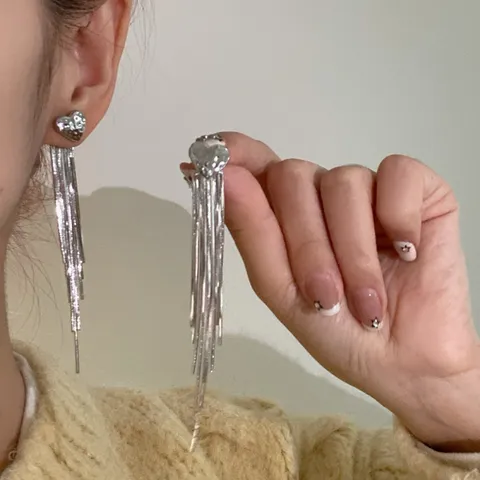 Vloeibaar Metaal Hart Kwastje Oorbellen Voor Vrouwen Unieke Zilveren Hart Hanger Oorbellen Twee-Manier Dragen Stijlvolle Sieraden