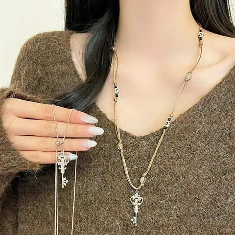 Collana con Ciondolo a Chiave Stile Maillard Vintage per Donna Catena Lunga per Maglione in Lega di Corda Intrecciata Gioielli di Moda