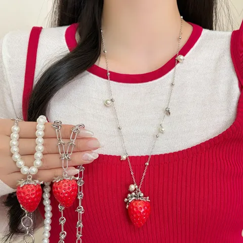 Dolce Collana con Ciondolo a Fragola in Lega e Perle Artificiali per Donna Catena Girocollo di Frutta in Stile Fresco Gioielli di Moda Regalo