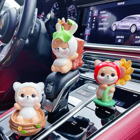 Cartoon Shiba Inu Wald Auto Ornament Harz Hund Tierfigur Für Armaturenbrett Haus Schreibtisch Dekoration Kreatives Spielzeug Geschenk