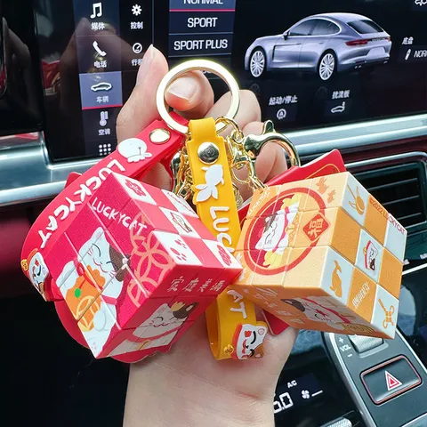 Mini Lucky Cat Rubik's Cube Keychain Cartoon Lucky Cat 3x3 Magic Cube Decompression Toy Keychain For Car Keys Bag Pendant Accessory