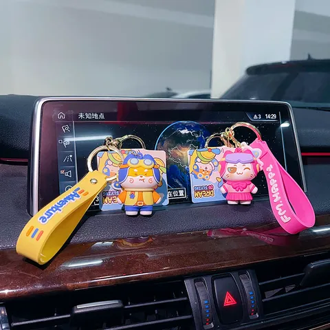 Süß Cartoon Pilot 3D Figur Schlüsselanhänger Umweltfreundliches PVC Epoxidharz Schlüsselring Band Strap Tasche Anhänger Auto Charm Schmuck Geschenk Für Paare