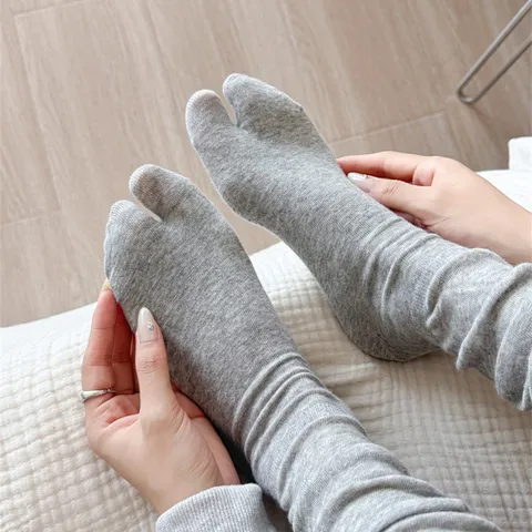 Women's Split-Toe Slouch Calf Socks Cotton Breathable Solid Color Casual Tabi Socks Spring Summer Fashion Hosiery