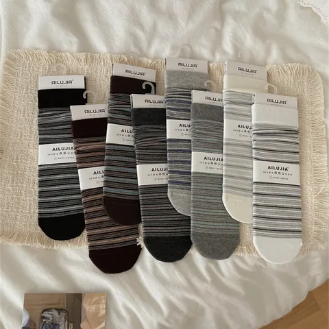 Women Casual Cotton Striped Crew Socks Japanese Style Vintage Soft Breathable Slouch Socks Everyday Daily Wear Hosiery