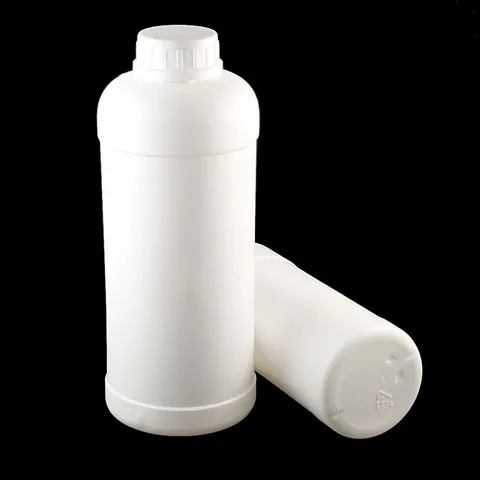 Minimalistiko Plastiko Stroggylo Diatiritiko Mpoukali Adeio PET Katharo Dokimio Gia Ygro Skoni