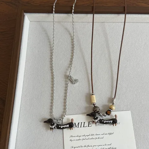 Retro Emaille Dackel Anhänger Halskette Lange Verstellbare Pulloverkette Legierung Holzperle Wachsseil Hund Schmuck Damen