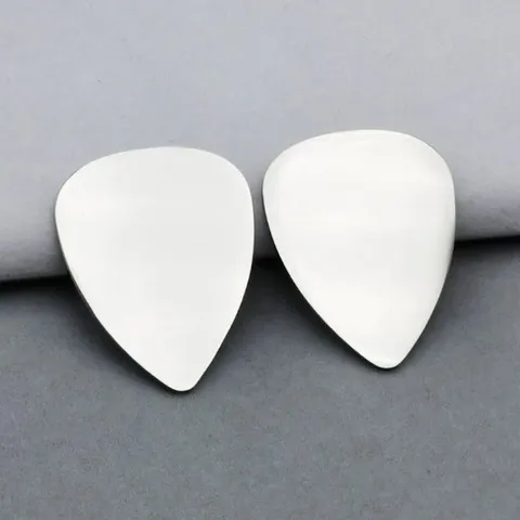 Llavero de Púa de Guitarra de Acero Inoxidable Colgante Grabado DIY Púa en Blanco Accesorio para Músicos Amigos Parejas Regalo de Cumpleaños
