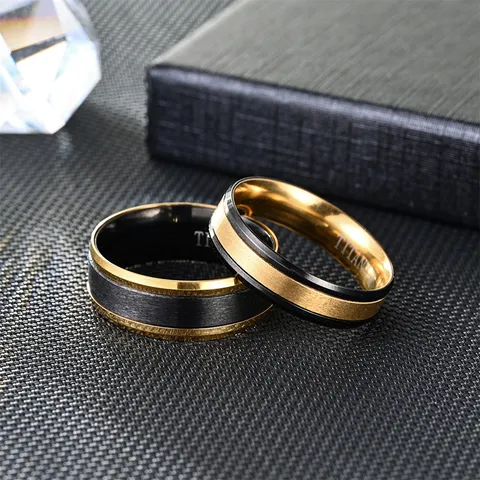 Minimalistischer Edelstahl Bandring Für Herren Damen Schwarz Gold Zweifarbig Gebürstet Matt Poliert Geometrischer Ring Einzigartiger Statement Partnerring Modischer Unisex Handschmuck Geschenk