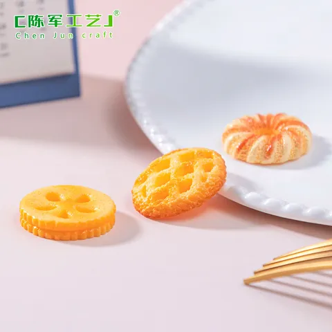 Miniature Simulation Cookie Bread Food Play DIY Craft Resin Realistic Miniature Food Ornament For Micro Landscape Dollhouse Decor