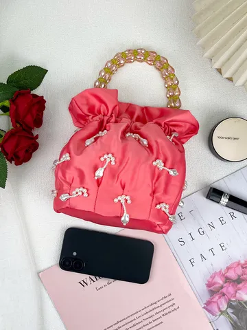 Sac Seau en Satin Mode pour Femme Poignée Perlée Fait Main Pendentif Fausse Perle Sac à Main de Soirée Sac de Voyage Décontracté