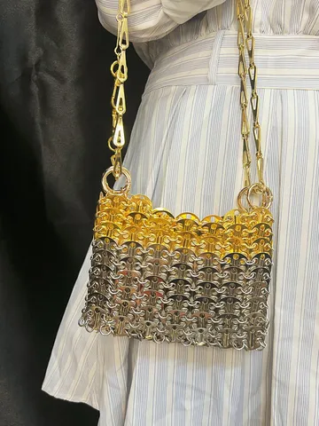 Borsa a Tracolla Intrecciata Metallica da Donna Bicolore Oro e Argento con Tracolla a Catena Borsetta alla Moda