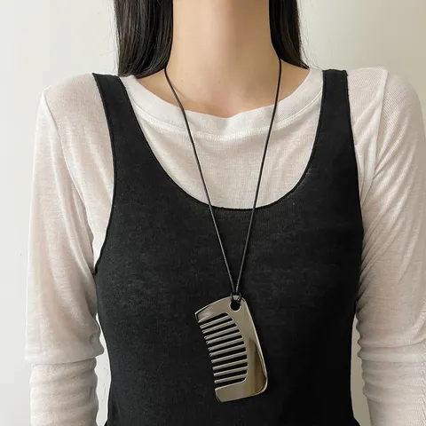Trendige Legierung Kamm Anhänger Halskette Für Damen Schwarz Samtseil Lederkordel Pulloverkette Minimalistischer Retro Mode Schmuck