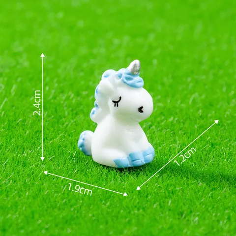 Mini Figurine Licorne en Résine Mignon Cartoon Animal Statue Micro-Paysage Ornement Décor de Bureau Accessoire Jardin