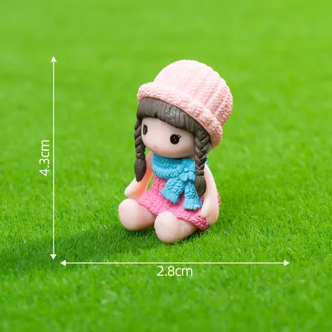 Cute Girl Figurine Resin Ornament Cartoon Character Desktop Car Decor Creative Gift Miniature Collectibles