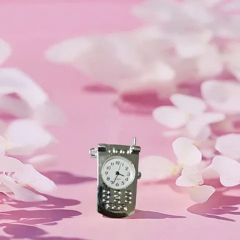 Orologio da Tasca con Telefono Flip a Cartoni Animati Carino Orologio da Infermiera Studente Portatile Portachiavi Ornamento Sospeso Orologio al Quarzo in Lega
