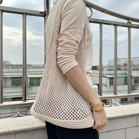 Koreanischer Stil Polyester Gestrickt Ausschnitt Umhängetasche Casual Kariert Netz Einkaufstasche Strandtasche Einfache Pendlertasche Für Damen