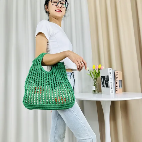 Sac Fourre-tout en Tricot Ajouré pour Femmes Sac de Plage au Crochet Tissé à la Main Sac à Bandoulière Décontracté Grande Capacité Sac à Main en Polyester de Couleur Unie