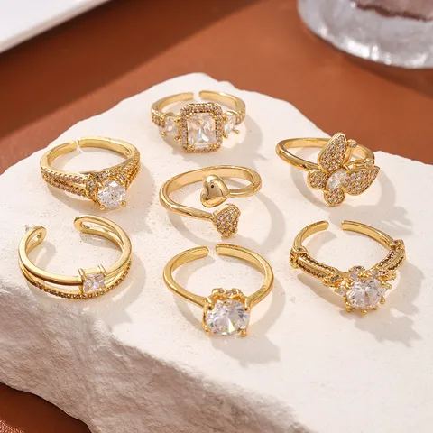 Anello Aperto a Farfalla in Rame Minimalista per Donna Strass Regolabile Moda di Fascia Alta Anello da Dito Gioielli Accessorio