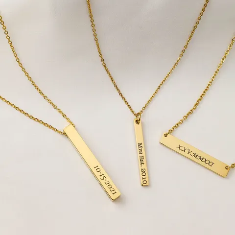 Collier Pendentif Colonne Carrée en Acier Inoxydable Minimaliste Lettre Géométrique Gravée Pendentif Barre Longue Chaîne Colliers pour Hommes Femmes Bijoux Cadeau