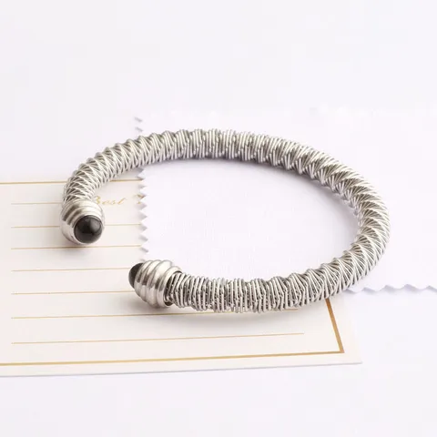 Bracelet Jonc Ouvert en Forme de C en Acier Inoxydable Torsadé Mode Bracelet en Fil Électroplaqué Bijoux pour Femme Fête Quotidienne