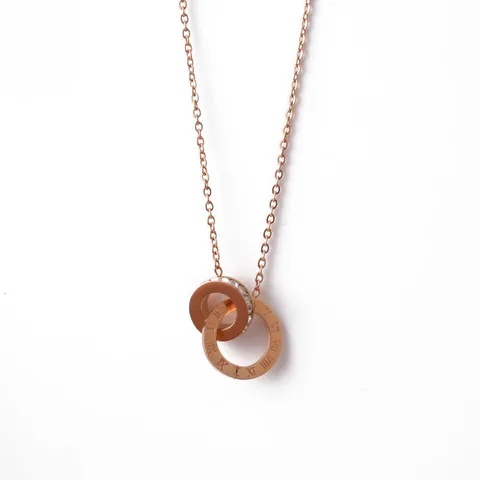 Collier Double Anneau Chiffre Romain en Acier Inoxydable pour Femmes Plaqué Or Rose Pendentif Entrelacé Strass Bijoux