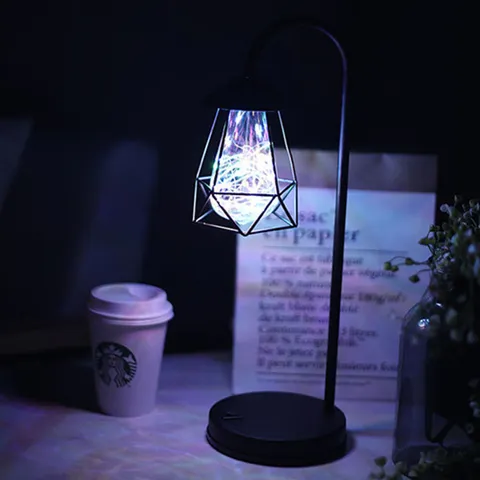 Moderne Geometrische IJzeren LED Tafellamp Industriële Retro Kooi Nachtlampje Met Koperdraad Verlichting Voor Slaapkamer Woonkamer Bar Cafe Batterij USB Decoratieve Lamp