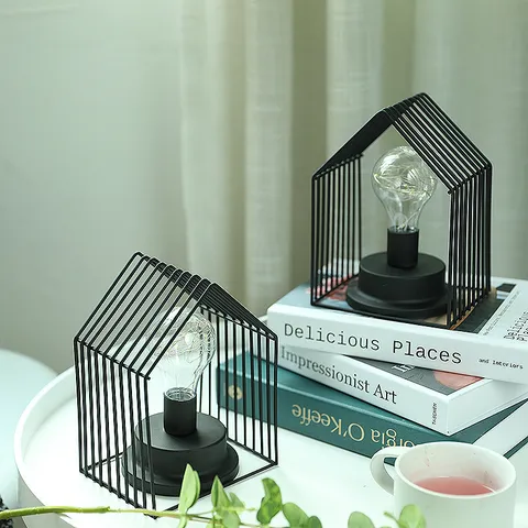 Moderne Minimalistische IJzeren Huis Vorm Nachtlampje Geometrisch Metalen Frame Tafellamp Voor Slaapkamer Huis Kantoor Cadeau