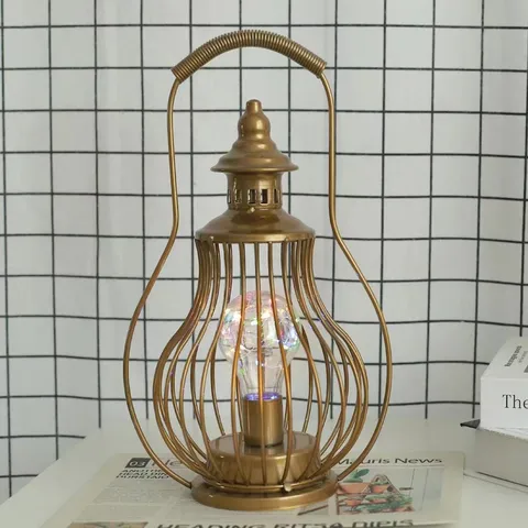 Retro Iron LED Decorative Table Lamp Hollow Wire Cage Night Light Geometric Gold Lantern Desk Lamp For Bar Cafe Home