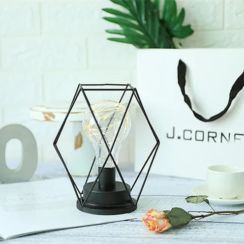 Moderne INS Stijl LED Geometrische IJzerkunst Nachtlampje Minimalistische Decoratieve Tafellamp Voor Slaapkamer Studeerkamer Bar Woondecoratie