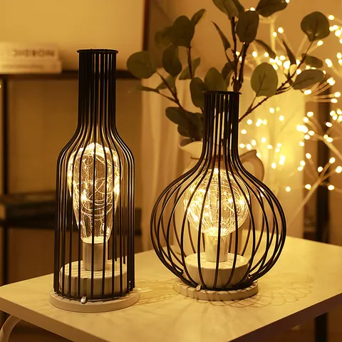 Nordic Creative Eisen LED Dekolampe Weinflasche Glas Form Nachtlicht Batteriebetriebene Schreibtisch Tischlampe Für Bar Hotel Weihnachten Deko