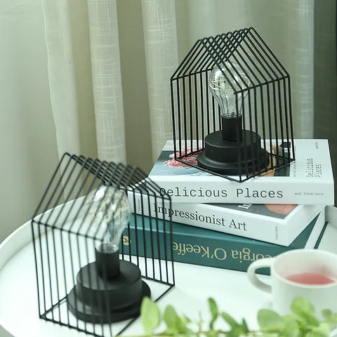 Moderne Minimalistische IJzeren Huis Vorm Nachtlampje Geometrisch Metalen Frame Tafellamp Voor Slaapkamer Huis Kantoor Cadeau