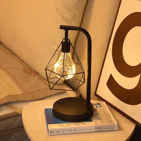Moderne Creatieve LED IJzerkunst Zevenvormige Tafellamp Geometrische Diamant Sfeerlamp Voor Slaapkamer Huisdecoratie Bureau Ornament