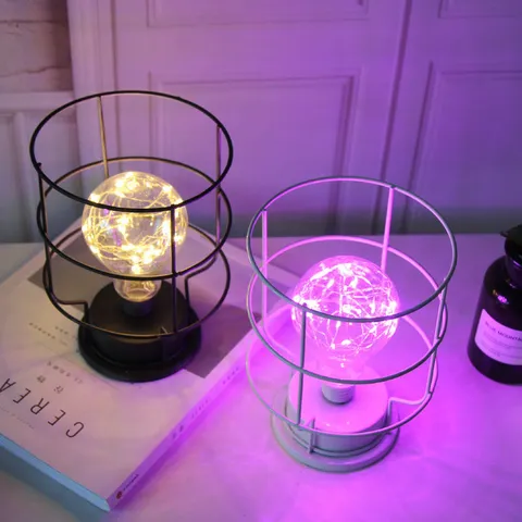 Moderne Geometrische Izerdraad LED Nachtlampje Diamant Metalen Tafellamp USB Opladen Batterij Gevoed Nachtkastje Decoratieve Lamp Voor Slaapkamer Kamer Decoratie