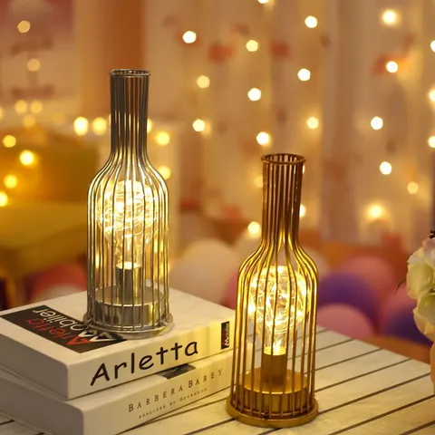 LED IJzeren Kunst Creatieve Tafellamp Retro Wijnfles Vorm Decoratief Licht Voor Bar INS Stijl USB Opladen Sfeer Nachtlampje