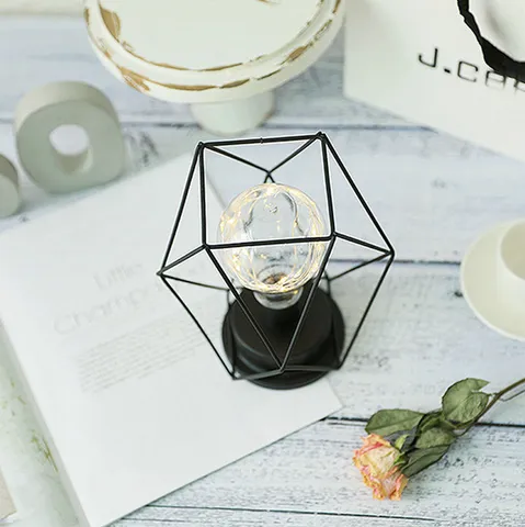 Moderne Noordse IJzer Geometrische LED Tafellamp Voor Slaapkamer Decor Ins Stijl Metaaldraad Nachtlampje Minimalistische Batterij USB Decoratieve Lamp