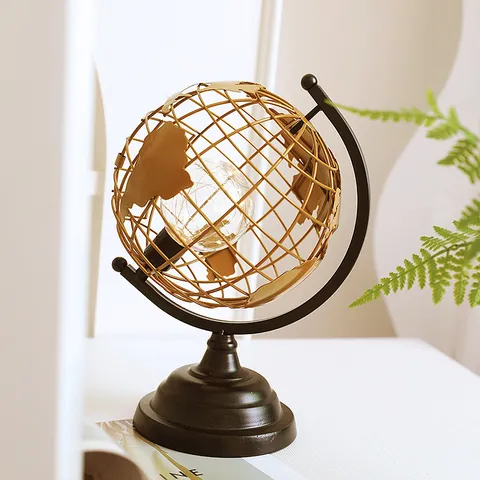 Vintage IJzeren Gaas Globe LED Nachtlampje Roterende Planeet Tafellamp Voor Kantoor Huis Slaapkamer Decoratie Kerstcadeau