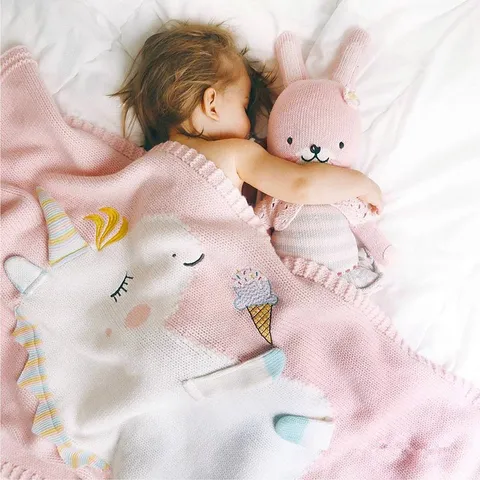 Handgemachte Cartoon Gestrickte Babydecke Süße Einhorn Bär Kinder Klimaanlage Decke Weiche Wohndecke