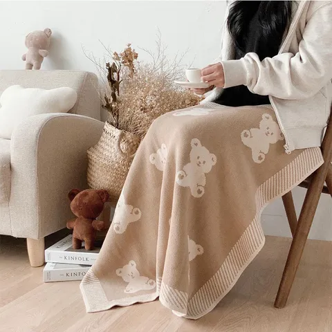 Couverture Tricotée en Jacquard de Coton Pur pour Enfants Motif Ours Cartoon Cœur Douce Chaud Couverture d'Emmaillotage