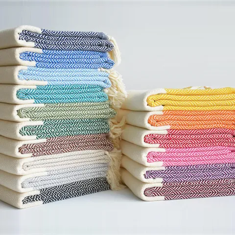 Turkish Style Woven Jacquard Polyester Cotton Beach Towel Absorbent Quick Drying Diamond Pattern With Tassels