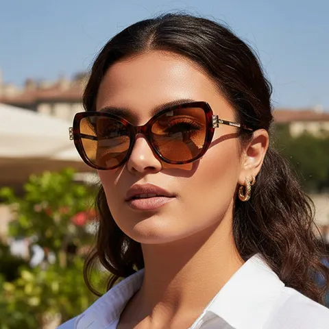 Damen Cat-Eye-Sonnenbrille Mode Luxuriöse Strass Metallscharnier Kunststoff Sonnenbrille UV400 Schutz Dekorative Sonnenbrille Outdoor Reise Mode Sonnenbrille