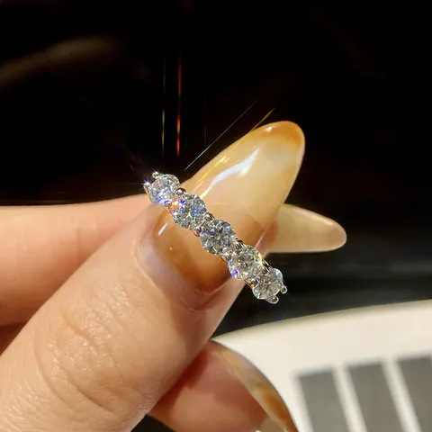 925 Sterlingsilber 5-Stein Moissanit Ring Für Damen 18K Vergoldet Rundschliff Multi-Stein Jahrestag Band Hochzeitsring