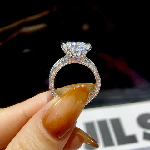 Anello Moissanite 5 Carati Tre File Sei Griffe Argento Sterling 925 Placcato Oro Bianco Lusso Anello Matrimonio Donna