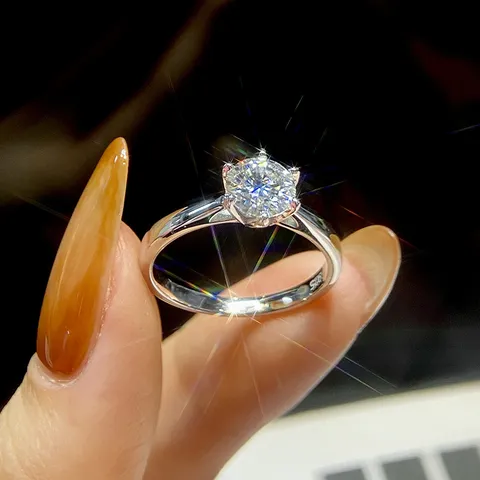 925 Sterlingsilber Moissanit Sechs-Klauen Verlobungsring Für Damen GRA Zertifiziert Eleganter Rundschliff Funkelnder Schmuck