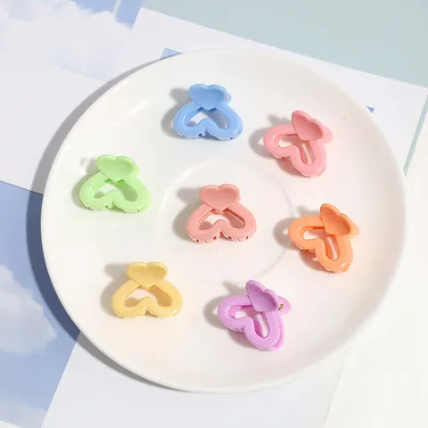 Sweet Candy Color Heart Small Hair Claw Clip Cute Macaron Mini Bangs Clip Matte Resin Wavy Hairpin Elegant Girls Hair Accessories