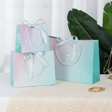 Gradient Color Paper Gift Bag With Ribbon Bow Heart Pattern Portable Paper Tote For Wedding Party Holiday Gift Packaging